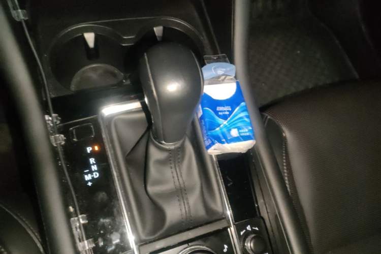 Used Mazda 3 Axela 2022 2.0L Automatic Zhi Rui Edition Gear Lever