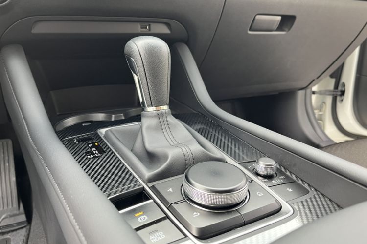 Used Mazda 3 Axela 2022 2.0L Automatic Zhiqing Edition Gear Lever