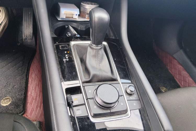 Used Mazda 3 Axela 2022 2.0L Automatic Zhiqing Edition Gear Lever
