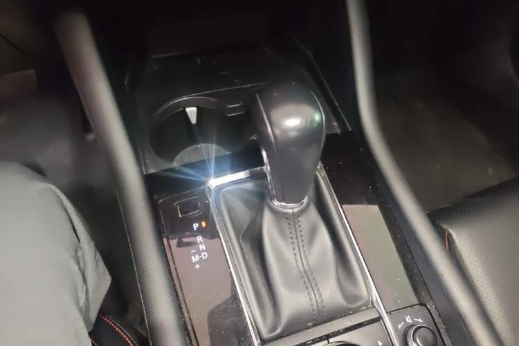 Used Mazda 3 Axela 2022 2.0L Automatic Zhiya Edition Gear Lever