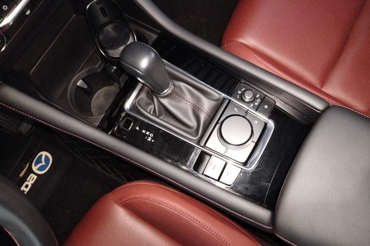 Used Mazda 3 Axela 2022 2.0L Automatic Zhi Rui Obsidian Edition Gear Lever