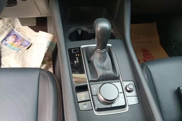 Used Mazda 3 Axela 2022 2.0L Automatic Zhiqing Edition Gear Lever
