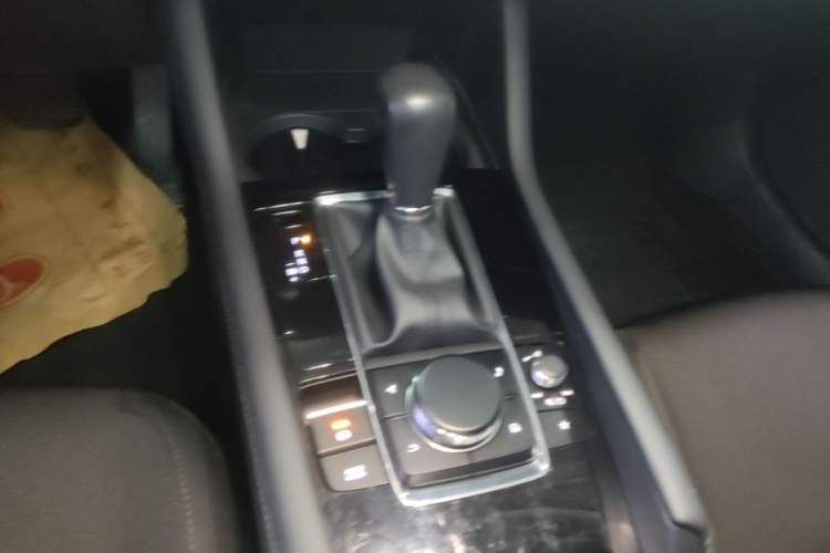 Used Mazda 3 Axela 2022 2.0L Automatic ZhiXuan Edition Gear Lever
