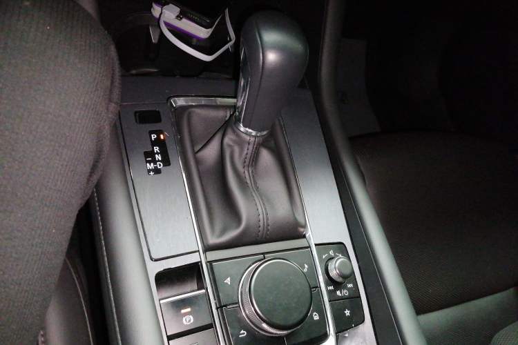 Used Mazda 3 Axela 2022 2.0L Automatic Zhiya Edition Gear Lever