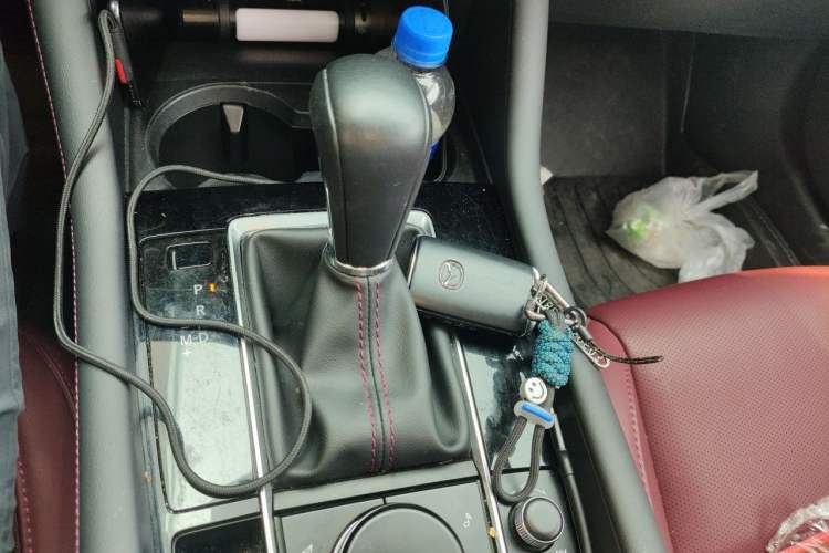 Used Mazda 3 Axela 2022 2.0L Automatic Zhi Rui Edition Gear Lever