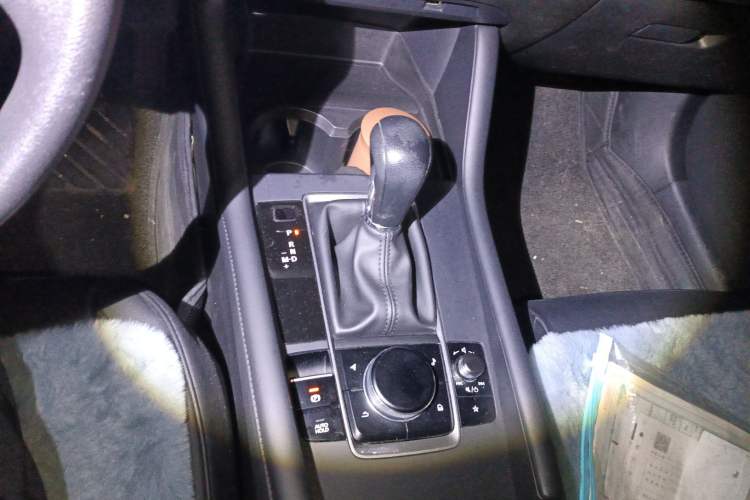 Used Mazda 3 Axela 2022 2.0L Automatic Zhiqing Edition Gear Lever