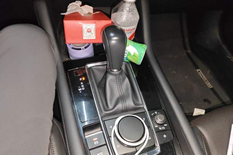 Used Mazda 3 Axela 2022 2.0L Automatic Zhi Rui Edition Gear Lever