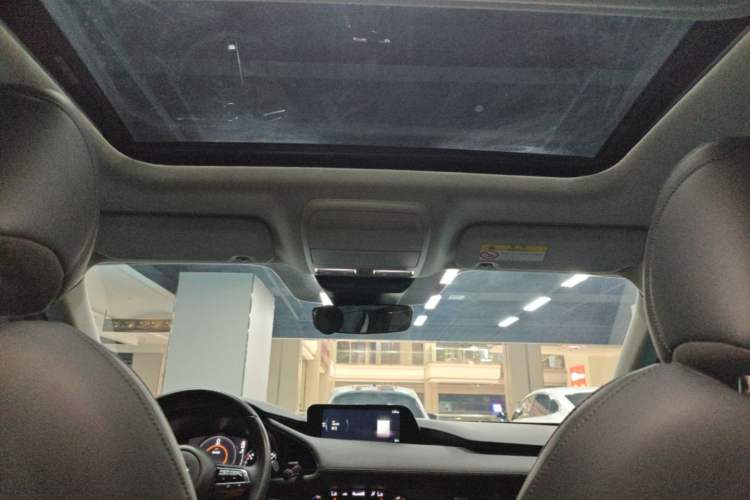 Used Mazda 3 Axela 2022 2.0L Automatic Zhiya Edition Headliner