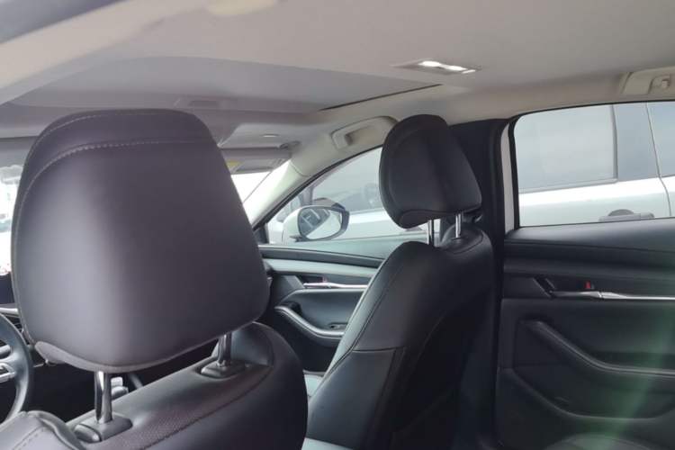 Used Mazda 3 Axela 2022 2.0L Automatic Zhiya Edition Headliner
