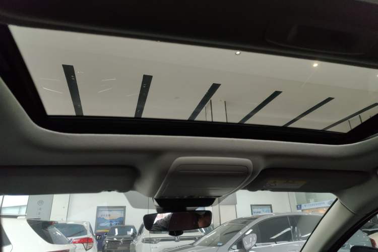 Used Mazda 3 Axela 2022 2.0L Automatic Premium Black Obsidian Edition Headliner