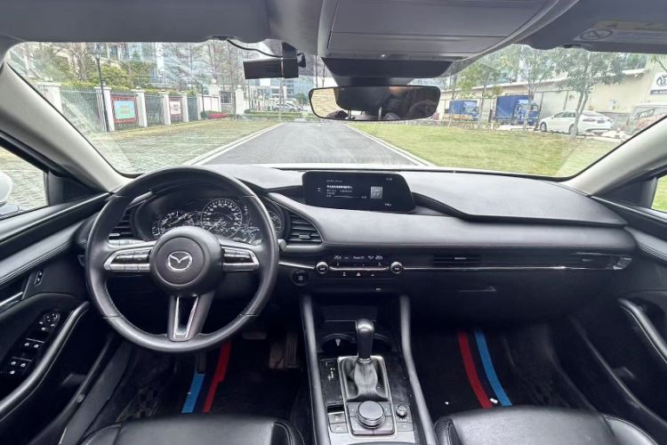 Used Mazda 3 Axela 2022 2.0L Automatic Zhiya Edition Interior 2