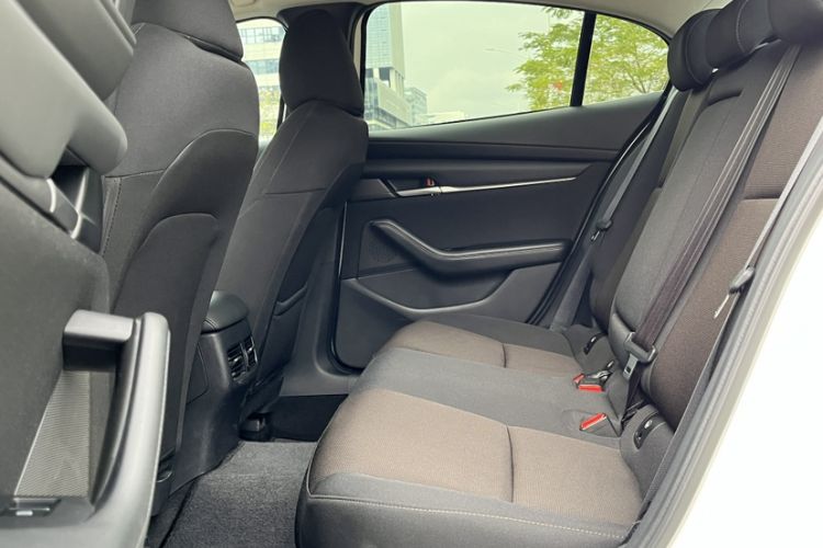 Used Mazda 3 Axela 2022 2.0L Automatic Zhiqing Edition Interior 2