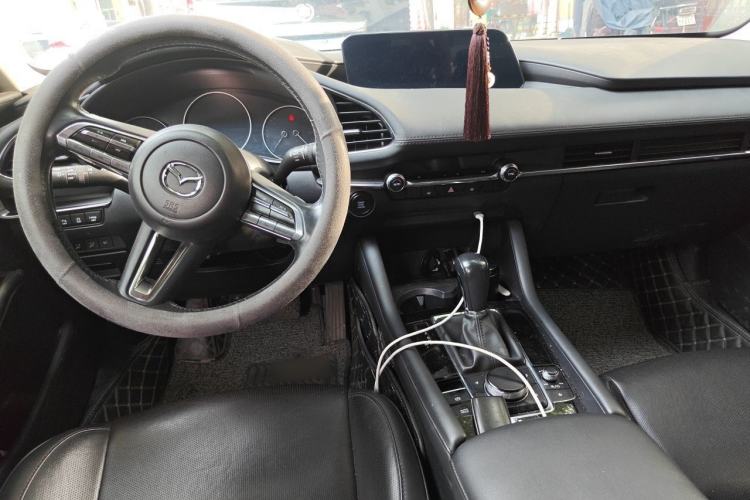 Used Mazda 3 Axela 2022 2.0L Automatic Zhi Rui Edition Interior 2