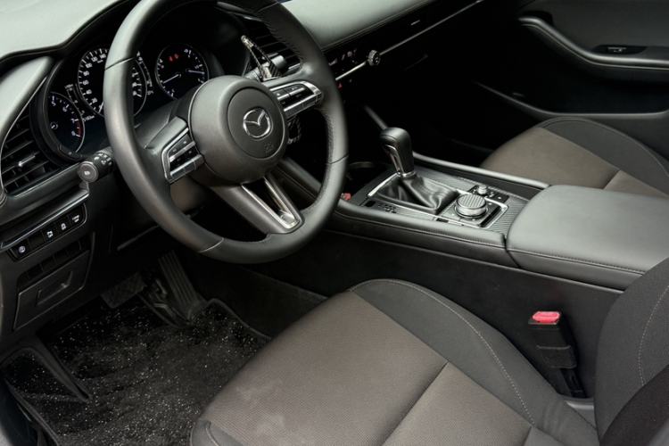 Used Mazda 3 Axela 2022 2.0L Automatic ZhiXuan Edition Interior 3