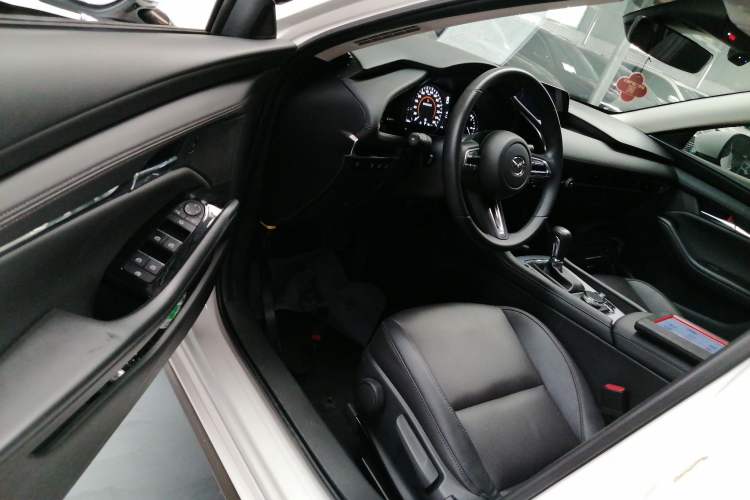 Used Mazda 3 Axela 2022 2.0L Automatic Zhiya Edition Interior 3