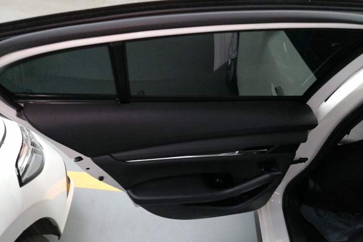Used Mazda 3 Axela 2022 2.0L Automatic Zhiya Edition Interior 8