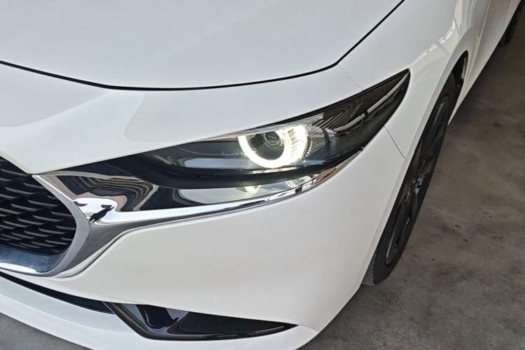 Used Mazda 3 Axela 2022 2.0L Automatic Zhi Rui Obsidian Edition Left Front Headlight
