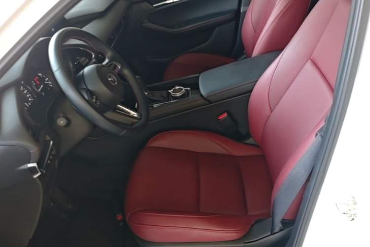 Used Mazda 3 Axela 2022 2.0L Automatic Zhi Rui Obsidian Edition Left Front Seat