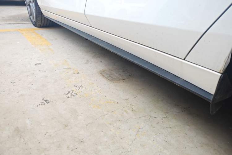 Used Mazda 3 Axela 2022 2.0L Automatic Zhiya Edition Left Side Sill