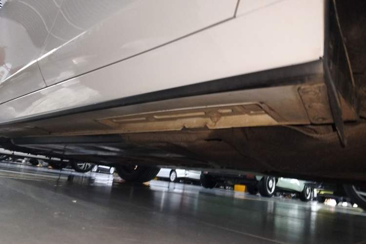 Used Mazda 3 Axela 2022 2.0L Automatic Zhi Rui Obsidian Edition Left Side Sill