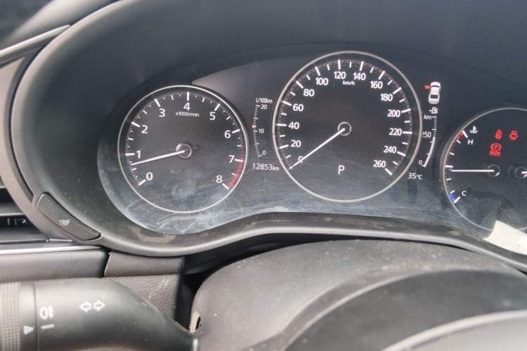 Used Mazda 3 Axela 2022 2.0L Automatic Zhiqing Edition Odometer Close Up