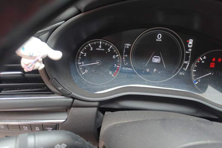 Used Mazda 3 Axela 2022 2.0L Automatic Zhiya Edition Odometer Close Up