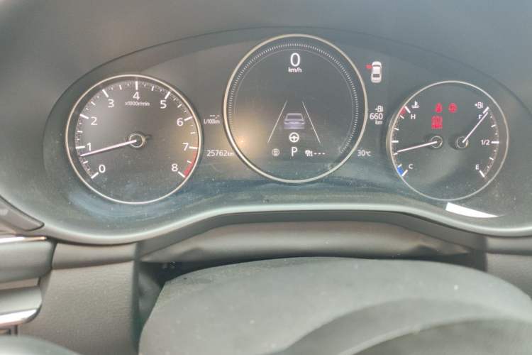 Used Mazda 3 Axela 2022 2.0L Automatic Zhi Rui Edition Odometer Close Up