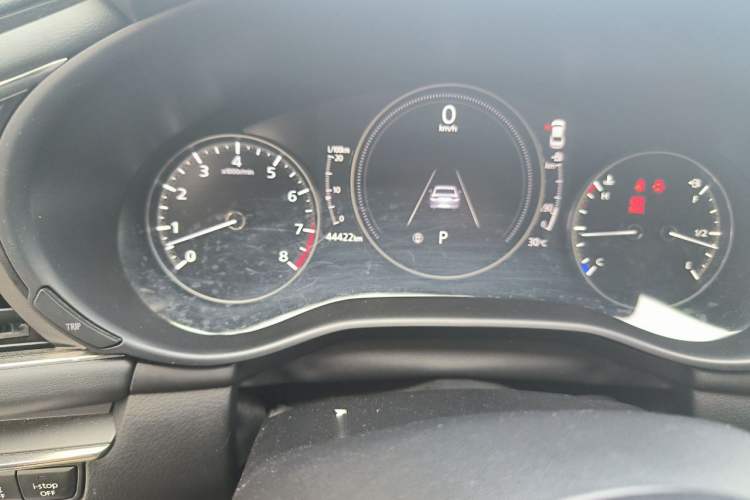 Used Mazda 3 Axela 2022 2.0L Automatic Premium Black Obsidian Edition Odometer Close Up