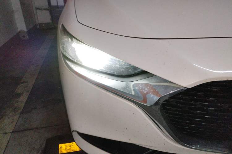 Used Mazda 3 Axela 2022 2.0L Automatic Zhiya Edition Right Front Headlight