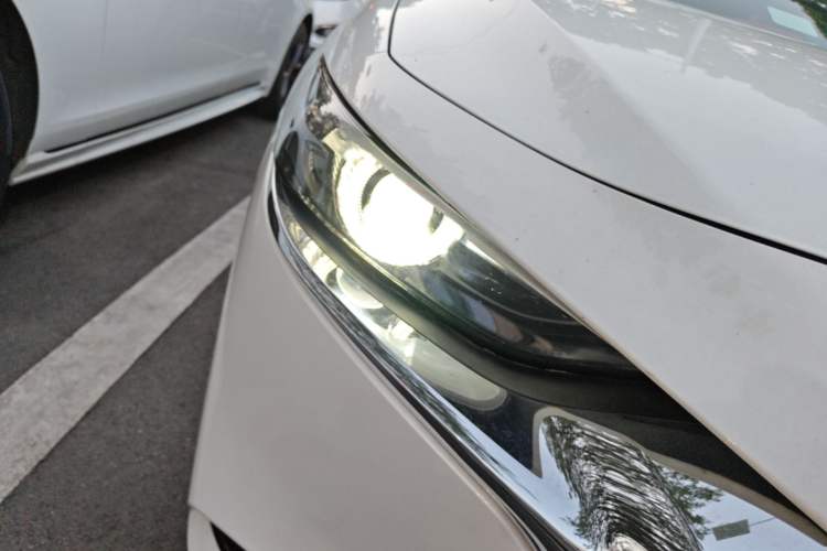 Used Mazda 3 Axela 2022 2.0L Automatic Zhi Rui Edition Right Front Headlight