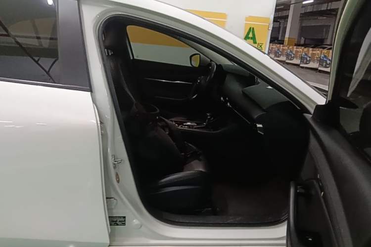 Used Mazda 3 Axela 2022 2.0L Automatic Zhiya Edition Right Front Seat