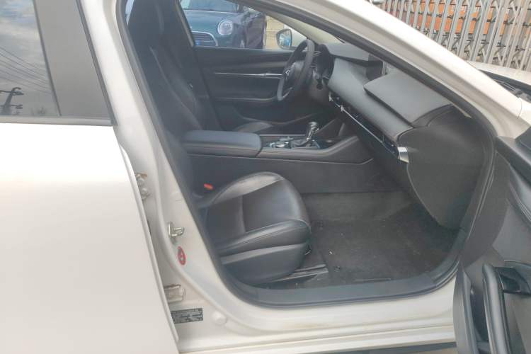 Used Mazda 3 Axela 2022 2.0L Automatic Zhiya Edition Right Front Seat