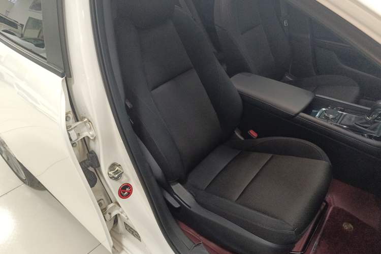 Used Mazda 3 Axela 2022 2.0L Automatic ZhiXuan Edition Right Front Seat