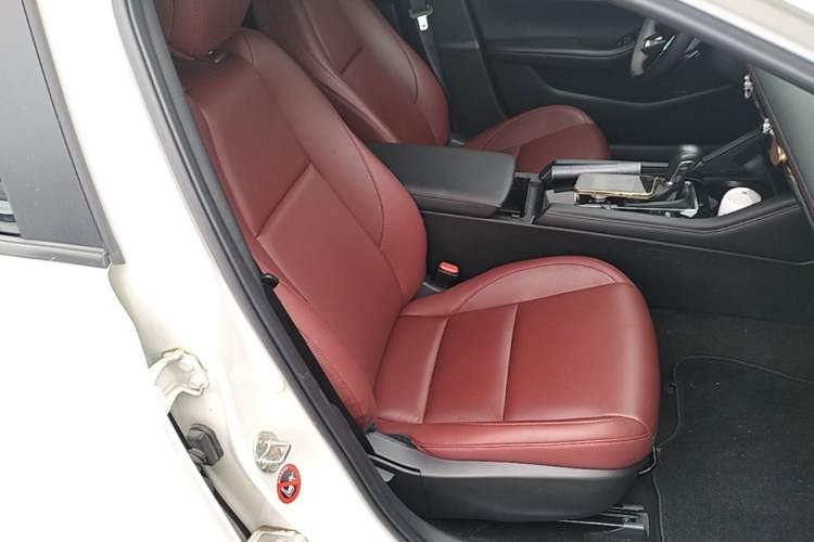 Used Mazda 3 Axela 2022 2.0L Automatic Zhiyao Obsidian Edition Right Front Seat