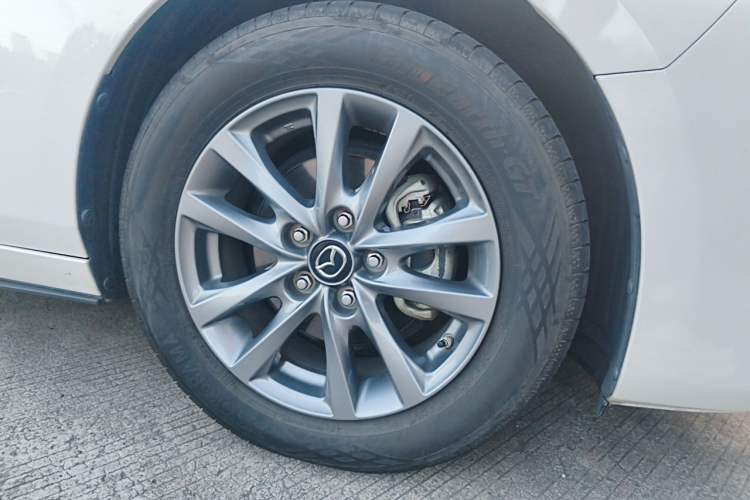 Used Mazda 3 Axela 2022 2.0L Automatic Zhiqing Edition Right Front Wheel Hub