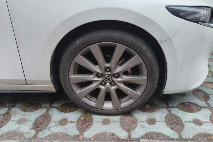 Used Mazda 3 Axela 2022 2.0L Automatic Zhi Rui Edition Right Front Wheel Hub