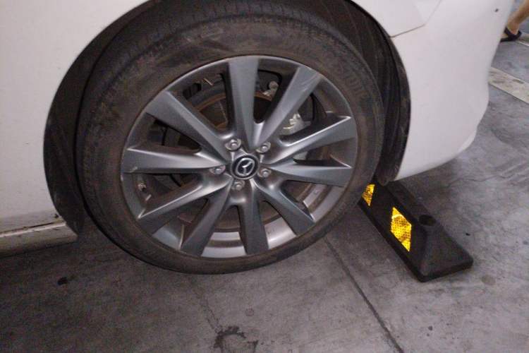 Used Mazda 3 Axela 2022 2.0L Automatic Zhiya Edition Right Front Wheel Hub