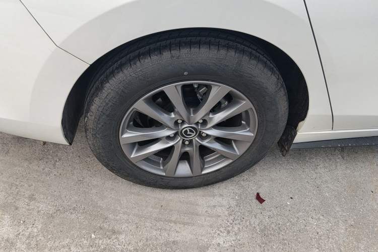 Used Mazda 3 Axela 2022 2.0L Automatic Zhiqing Edition Right Front Wheel Hub
