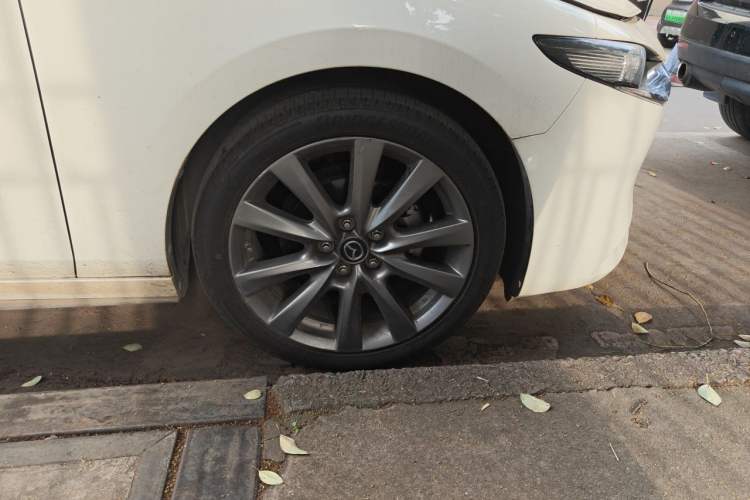 Used Mazda 3 Axela 2022 2.0L Automatic Zhi Rui Edition Right Front Wheel Hub
