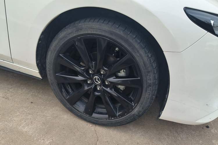 Used Mazda 3 Axela 2022 2.0L Automatic Premium Black Obsidian Edition Right Front Wheel Hub