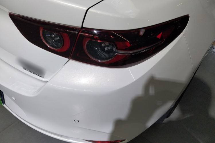 Used Mazda 3 Axela 2022 2.0L Automatic Zhi Rui Obsidian Edition Right Rear Taillight