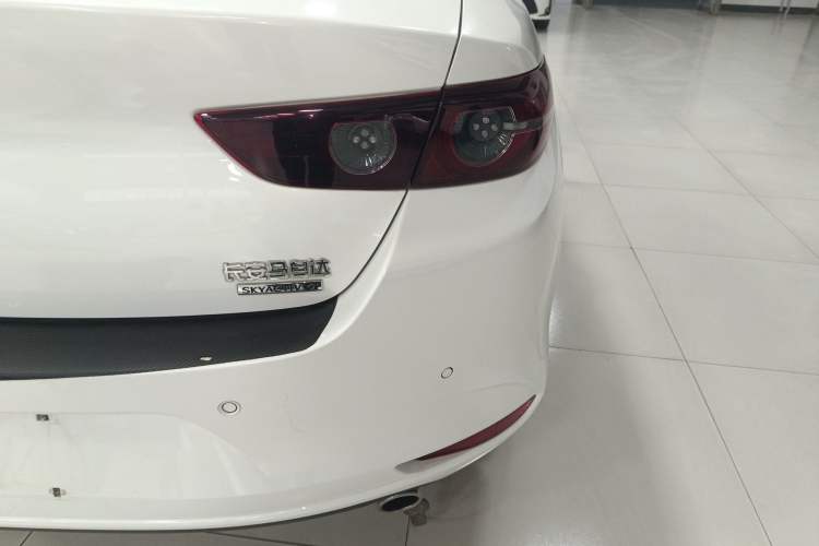 Used Mazda 3 Axela 2022 2.0L Automatic ZhiXuan Edition Right Rear Taillight