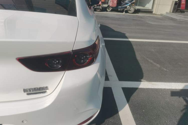 Used Mazda 3 Axela 2022 2.0L Automatic Zhiya Edition Right Rear Taillight