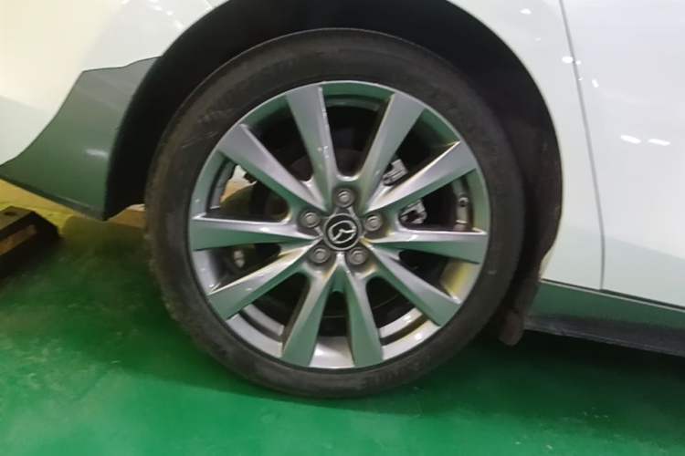 Used Mazda 3 Axela 2022 2.0L Automatic Zhiya Edition Right Rear Wheel Hub