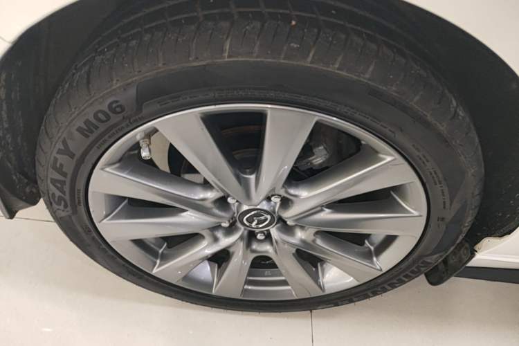 Used Mazda 3 Axela 2022 2.0L Automatic ZhiXuan Edition Right Rear Wheel Hub