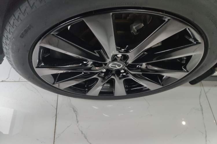 Used Mazda 3 Axela 2022 2.0L Automatic Premium Black Obsidian Edition Right Rear Wheel Hub