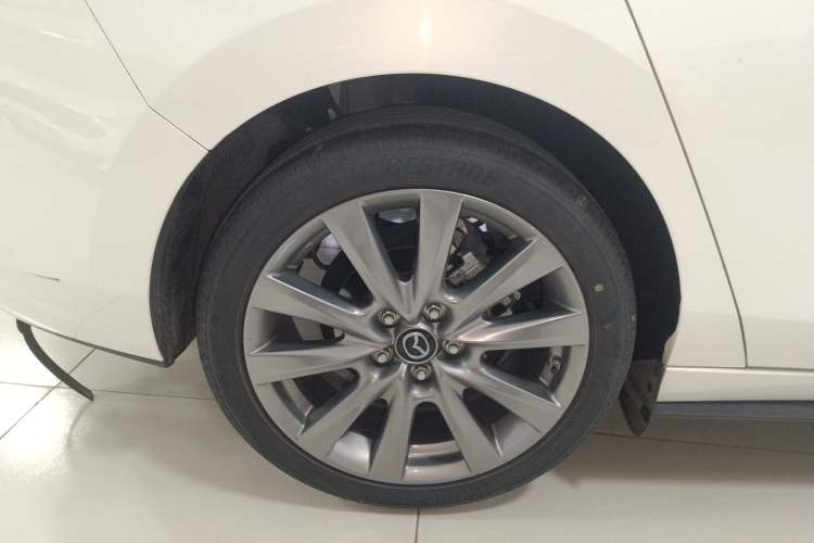 Used Mazda 3 Axela 2022 2.0L Automatic ZhiXuan Edition Right Rear Wheel Hub
