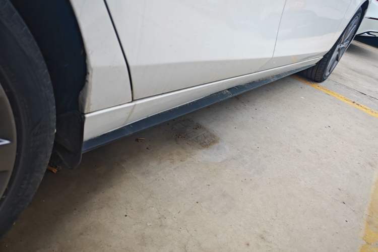 Used Mazda 3 Axela 2022 2.0L Automatic Zhiya Edition Right Side Sill