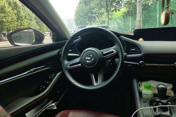 Used Mazda 3 Axela 2022 2.0L Automatic Premium Black Obsidian Edition Steering Wheel