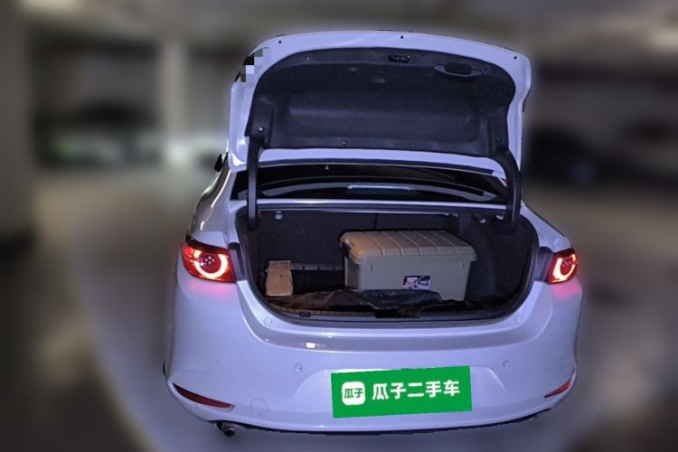 Used Mazda 3 Axela 2022 2.0L Automatic Zhi Rui Edition Trunk
